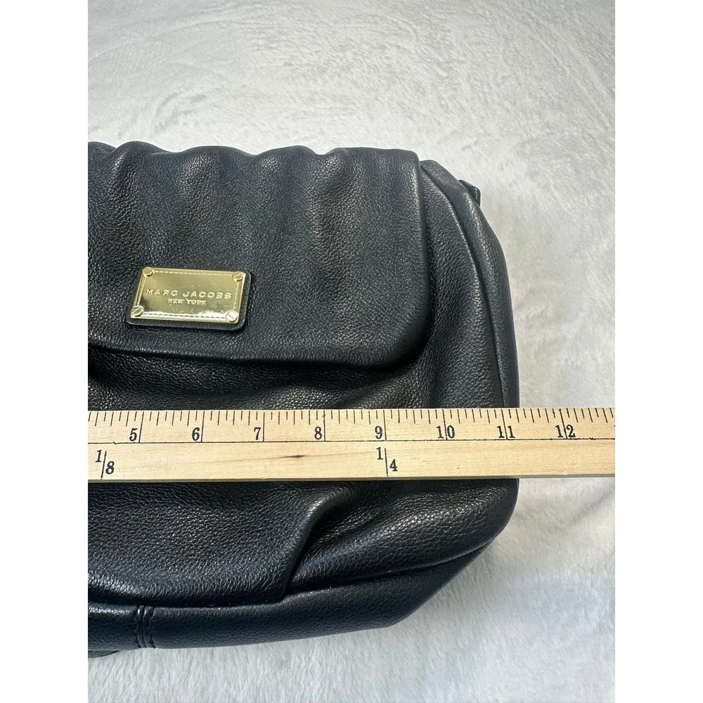 Marc Jacobs Crossbody Bag Womens Medium‎ Black Good Pebbled Leather Gold Logo